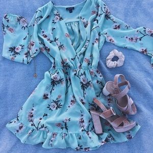 Deep v neck floral printed mini dress